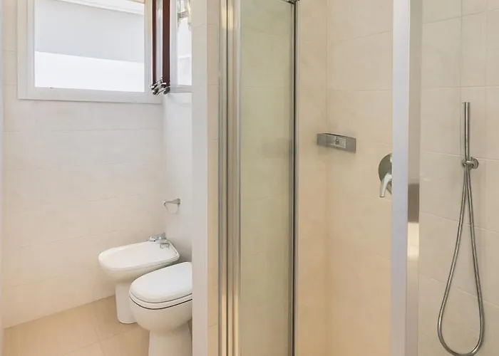 Roof And Sky Luxury In Center 3*