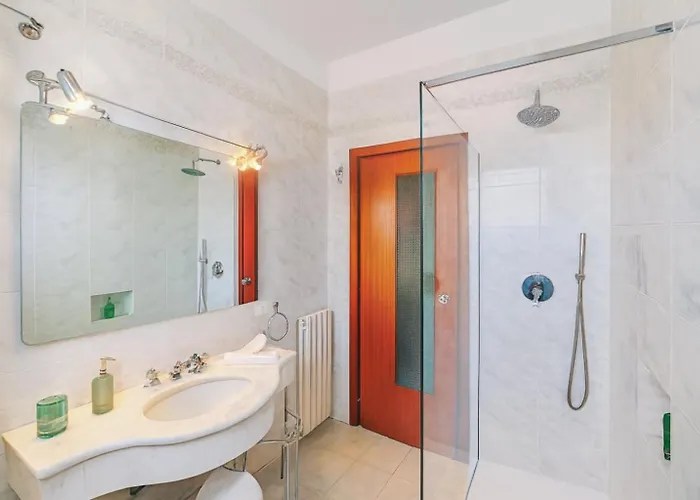 Roof And Sky Luxury In Center בית הארחה