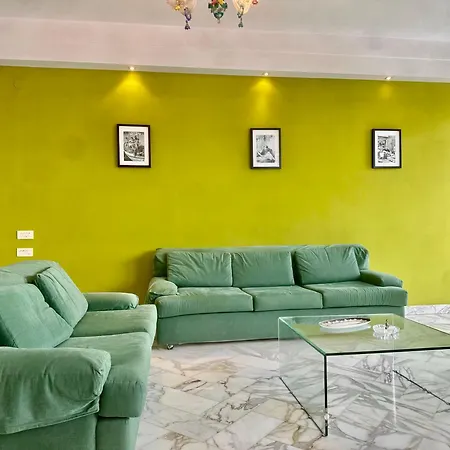 بيت ضيافة Roof And Sky Center سورينتو