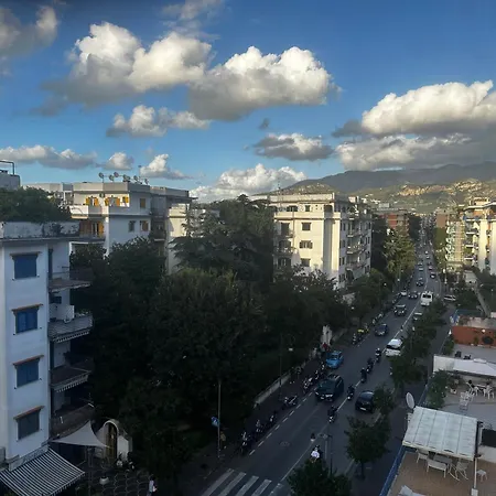 Roof And Sky Luxury In Center 3*