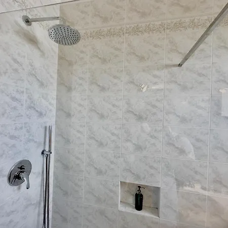 Roof And Sky Luxury In Center