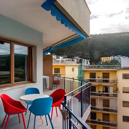 Guest house Roof And Sky Luxury In Center